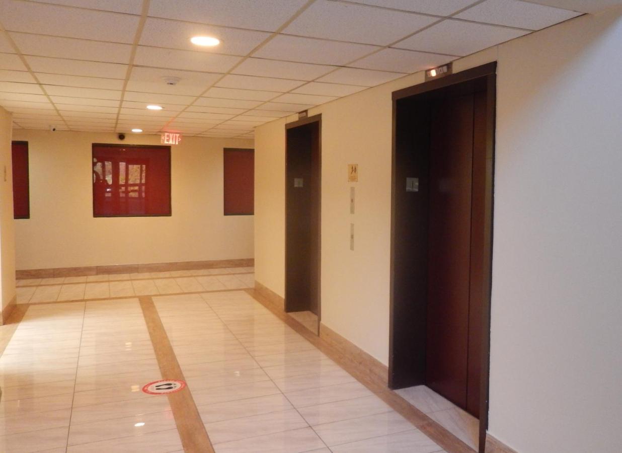 哈里森堡红屋顶酒店 外观 照片