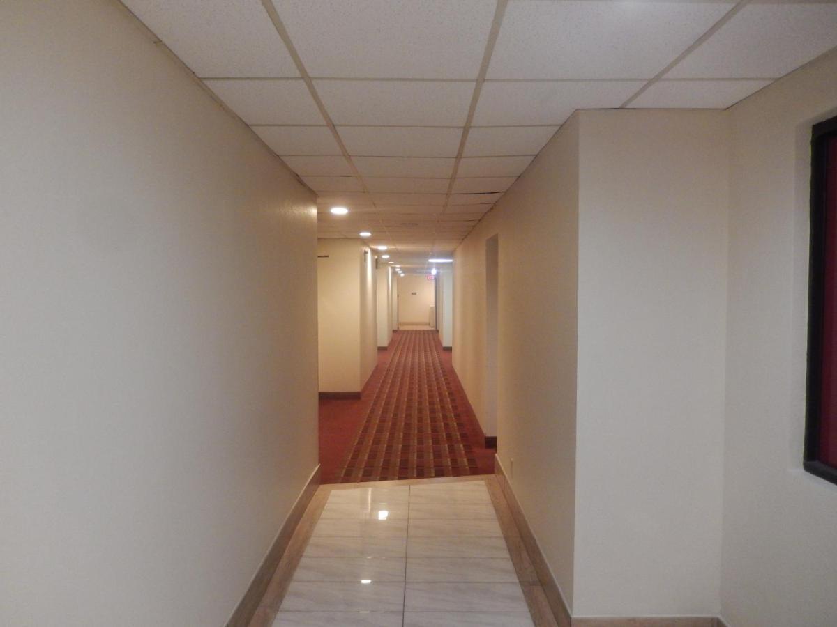 哈里森堡红屋顶酒店 外观 照片